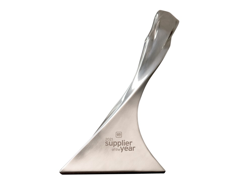 写真 上：授賞式 右から2番目Nippon Seiki North America 湊則男 社長､3番目同 Executive